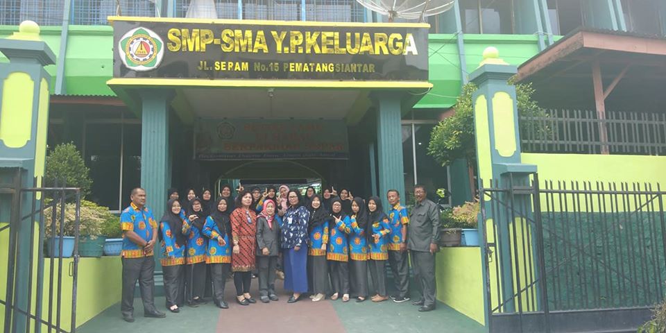 Perpustakaan Sekolah Menengah Pertama Yayasan Perguruan Keluarga